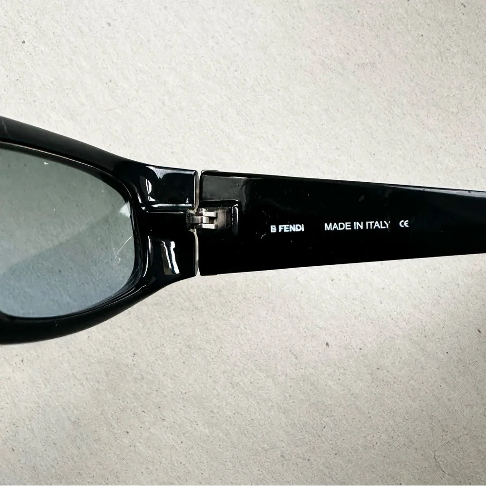 Fendi Sunglasses - Picture 6 of 6